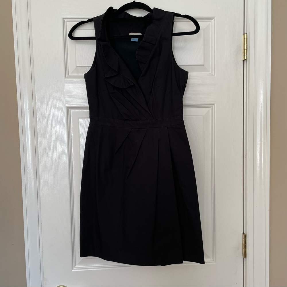 Jcrew black mock wrap dress with ruffle accent at neckline. Size 2, LBD